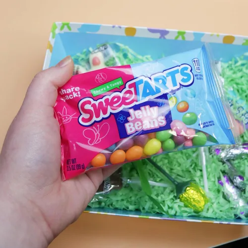 Miniatura 6 de SweeTarts Jelly Beans, golosinas de Pascua, ideales para rellenar cestas y recuerdos de fiesta de primavera, 3.5 onzas (paquete de 3)