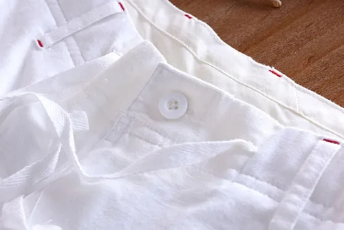 Miniatura 4 de chouyatou Pantalones capri de lino de playa con cordón y ajuste recto para hombre