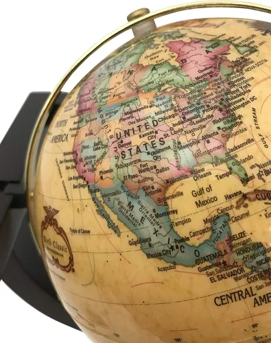 Miniatura 2 de Frank Lloyd Wright Mini Wright 6" Diámetro Globe, USA Cartografía con Bola de Globo Antiguo y Base de Madera Sólida. Una versión más pequeña