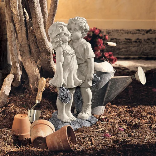Miniatura 5 de Jóvenes novios: estatua de jardín de niños besando