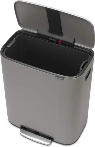 Miniatura 4 de Brabantia Bo Bote de Basura con Pedal Step-On - Cubo Interior de 16 Galones (Gris Concreto Mineral) Bote de Basura para Desechos/Reciclaje, Mineral
