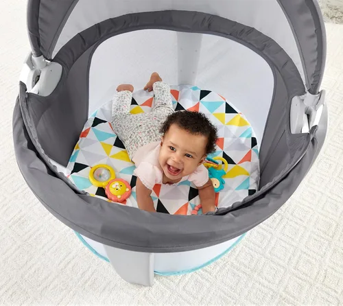 Miniatura 17 de Fisher-Price Moisés Portátil On-The-Go Baby Dome, Espacio de Juego de Viaje con Juguetes de Desarrollo para Recién Nacidos y Toldo, Windmill