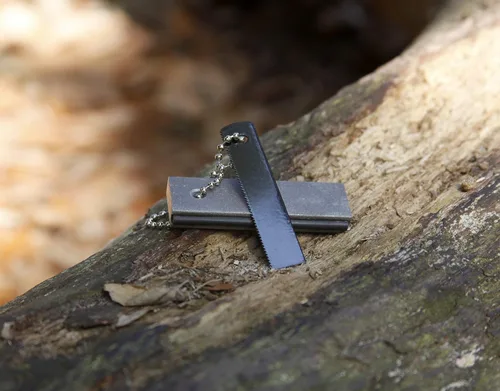 Miniatura 4 de UST MagBar - Arrancador de fuego con diseño duradero y ligero, varilla de ferro integrada y borde dentado para senderismo, camping, mochilero