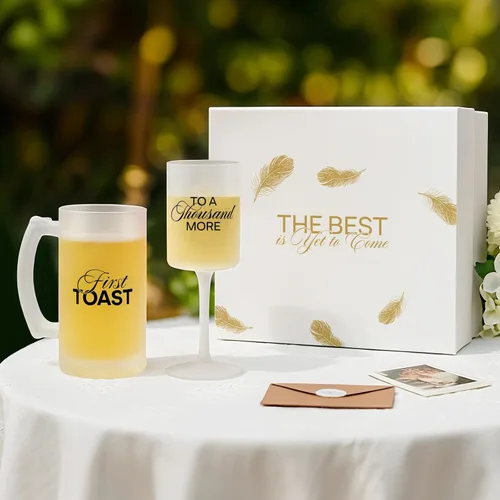 AW BRIDAL Regalos de boda para parejas 2026, regalo de compromiso para él y ella, juego de copas de champán y tazas de cerveza de vidrio esmerilado,