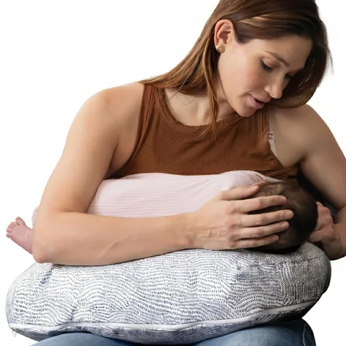Almohada de lactancia Boppy - Almohada ergonómica para biberón y lactancia con área alta, firme y grande, almohada impermeable con cojín con