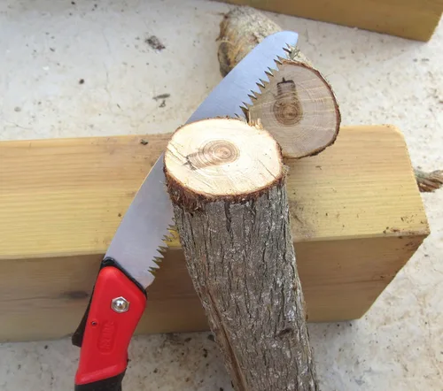 Miniatura 4 de TABOR TOOLS Sierra plegable con hoja curvada de 8 pulgadas y mango de agarre resistente, sierra de mano para podar árboles, recortar ramas, acampar