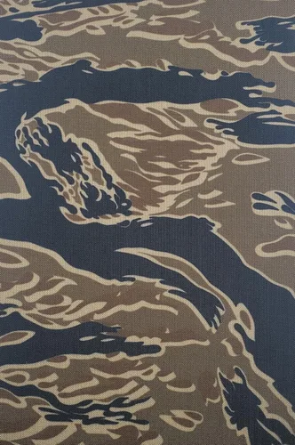 Dangerfield Arms TackGear Wrap - Envoltura adhesiva de camuflaje Multicam Cordura de 8" x 12" pulgadas, 500 denier, parte trasera adhesiva para