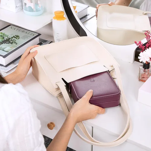 Miniatura 7 de KCY Joyero para mujeres y niñas, estuche organizador de joyas de viaje pequeño, de piel sintética, portátil, cajas de almacenamiento para anillos