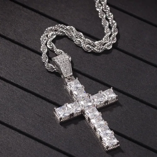 Miniatura 5 de Wisbal Collar de cruz para hombre chapado en oro de latón chapado en oro Jesucristo colgante cuadrado de cristal zirconia cruz colgante de oración