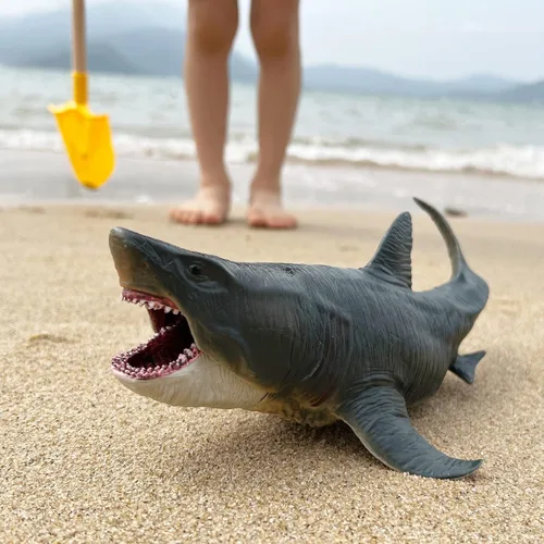 Miniatura 8 de Megatooth - Juguete de tiburón con mandíbulas que se abren el Megalodon de 11 pulgadas, figura de acción realista de animales marinos, ideal