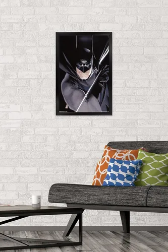 Miniatura 2 de Trends International DC Comics Batman - Póster de pared de retrato, 14.725 x 22.375 pulgadas, versión enmarcada en negro Versión con marco negro