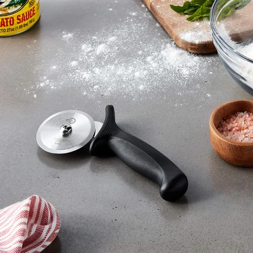 Miniatura 5 de Mercer Culinary Millennia - Cortador de pizza con mango negro, rueda de 2.75 pulgadas, acero inoxidable