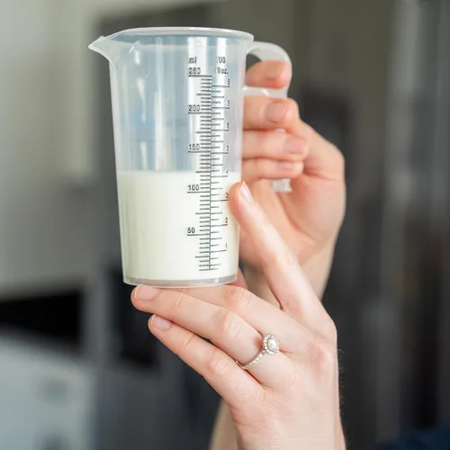 Miniatura 7 de Jarra de medición de 1 taza de 8 onzas con práctica tabla de conversión – Grado alimenticio – Ideal para cocinar, aficiones en el hogar, acuarios