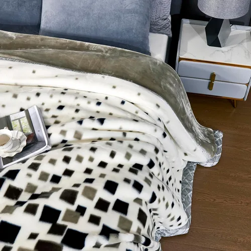 Miniatura 5 de LGYKUMEG Manta pesada de visón coreano, tamaño Queen de 79 x 91 pulgadas, sedosa suave y cálida, manta de cama Raschel reversible de 2 capas, 9