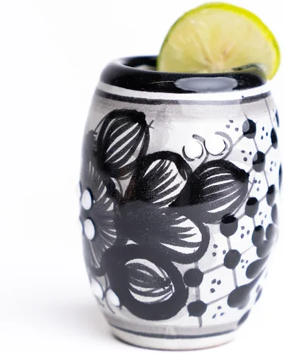 Miniatura 3 de Vasos de chupito Talavera en forma de barril: juego de 4 caballitos de cerámica floral pintados a mano, 2 oz, auténtica cerámica mexicana