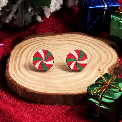 Miniatura 6 de Aretes de tuerca de Navidad para mujeres y niñas, hechos a mano, de madera, pan de jengibre, árbol de menta, bastón de caramelo, aretes