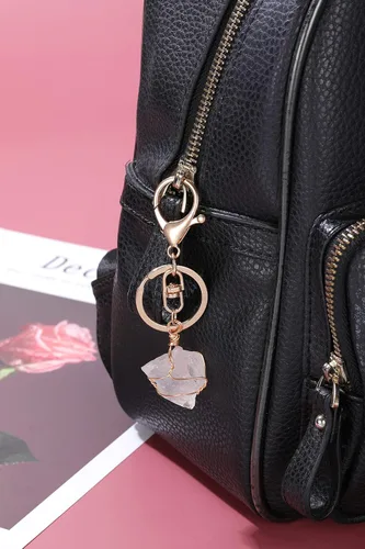 Miniatura 4 de Jovivi Llavero de piedra de cristal de cuarzo crudo natural, envuelto en alambre irregular, llavero de cristal curativo para mujeres y hombres