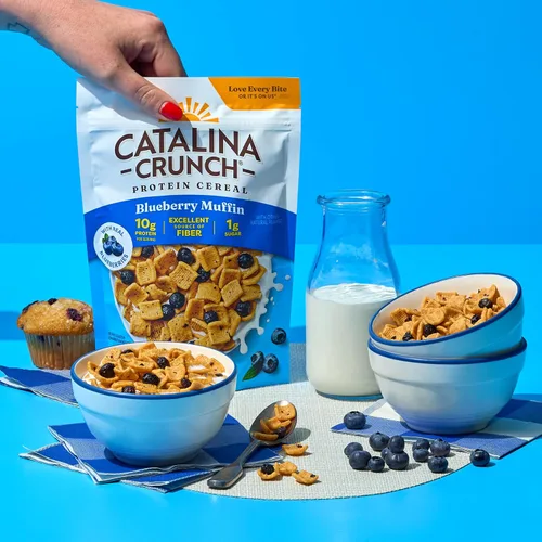 Miniatura 7 de Catalina Crunch Protein Cereal – Cereal para el desayuno con 0.35 onzas de proteína, sin azúcar añadido, sin gluten, magdalenas de arándanos, bolsa