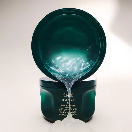 Miniatura 6 de Oribe Curl Gelee for Shine & Definition - Curl Defining Gel For Curly & Coily Hair - Smoothes, Nourishes & Defines Curls - Softens & Protects Curls