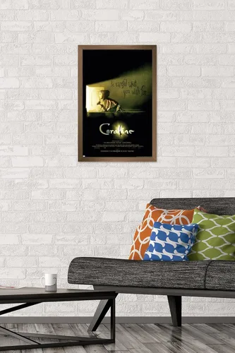 Miniatura 2 de Trends International Coraline - Póster de pared de una hoja, 22.4 pulgadas de largo x 14.7 pulgadas de ancho, versión enmarcada en bronce Versión
