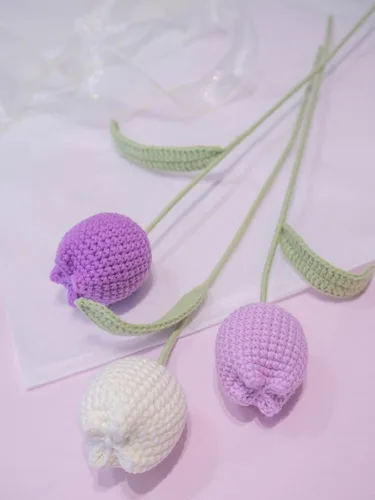 Miniatura 5 de JOMODECOR Ramo de flores de tulipán de ganchillo hecho a mano, flores artificiales tejidas para siempre con exquisita envoltura, regalo para novia