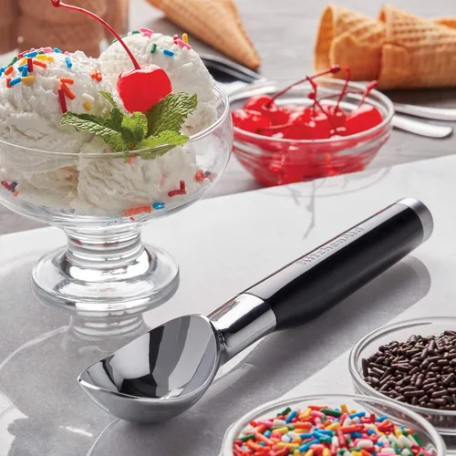 Miniatura 4 de KitchenAid Cuchara de helado clásica, talla única, negro 2 y KE112OHOBA KitchenAid Classic Euro Peeler, talla única, negro 2