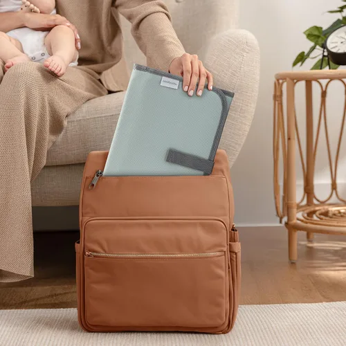 Miniatura 4 de Comfy Cubs Cambiador de bebé tamaño compacto, cambiador de pañales impermeable con almohada acolchada, suave y ligero, diseño plegable para viajes