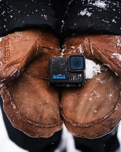 Miniatura 10 de GoPro Hero - Cámara de acción compacta impermeable con video 4K Ultra HD, foto de 12 MP, pantalla táctil