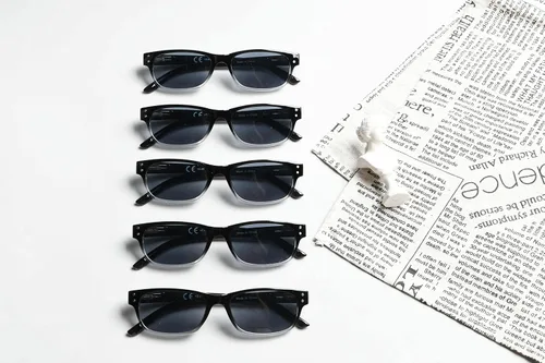 Miniatura 6 de Eyekepper Gafas de lectura clásicas para hombre, paquete de 5 con bisagras de resorte 5 lentes de color gris.