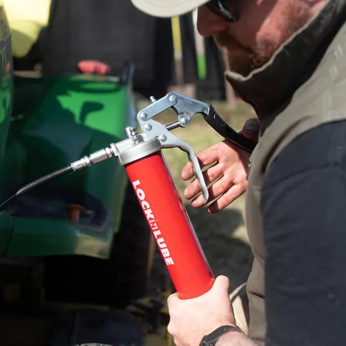 Miniatura 3 de LockNLube Pistola de Grasa de Servicio Pesado con Empuñadura de Pistola (Roja). Incluye nuestro Acoplador de Grasa LockNLube® patentado