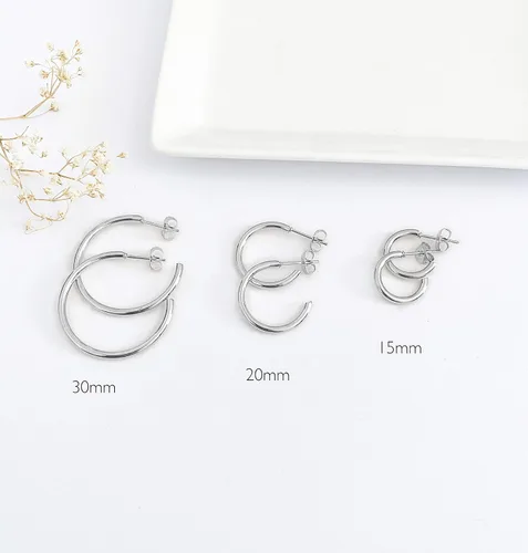 Miniatura 5 de Altitude Boutique Aretes de aro pequeños de oro de 18 quilates para mujer, aretes de tubo fino chapados en oro, ligeros, hipoalergénicos, gruesos