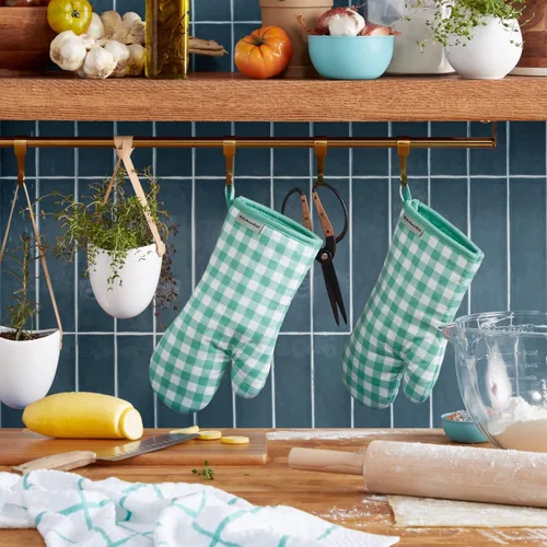 Miniatura 2 de KitchenAid Juego de 2 manoplas de horno Gingham Aqua Sky, 7 x 13 pulgadas
