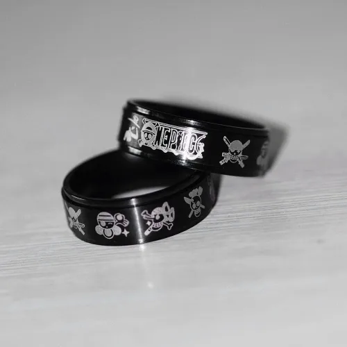 Miniatura 4 de Anillo de anime de una pieza de acero inoxidable negro para hombres, anillo de anime Luffy para niños, joyería de anime de 0.315in, Acero