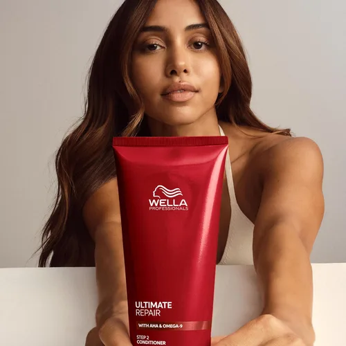 Miniatura 8 de Wella Professionals ULTIMATE REPAIR Conditioner for Damaged Hair Deeply Nourishing Repairs, Strengthens, & Moisturizes with AHA & Omega-9 For