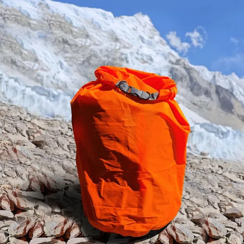 Miniatura 8 de Juego de bolsas secas, impermeables, pequeñas y ligeras, bolsas secas para tabla de remo, kayak, pesca, campamento (morado, 40L, 2 unidades)