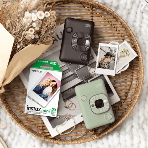 Miniatura 6 de Fujifilm Película instantánea Instax Mini, 40 disparos (10 hojas x 4) – Captura recuerdos en cualquier momento y en cualquier lugar + paño