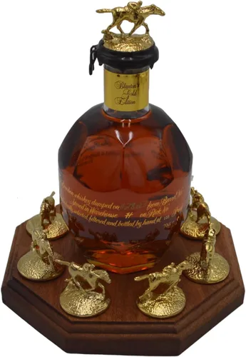 Exhibidor iluminado de octágono en roble o nogal para tapones de corcho de caballo de Blanton - Elección de varias maderas y acabados - Blantons -