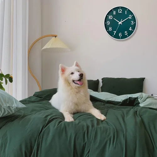Miniatura 4 de HZDHCLH Reloj de pared verde con pilas, 12 pulgadas, silencioso, sin tictac, moderno, para sala de estar, dormitorio, cocina, oficina, decoración