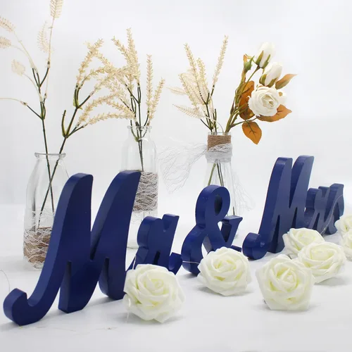 Miniatura 10 de BLOOBLOOMAX Letrero de madera con texto en inglés "Mr and Mrs", letras rústicas de Mr. & Mrs. para mesa de boda, decoración para fotos, mesa