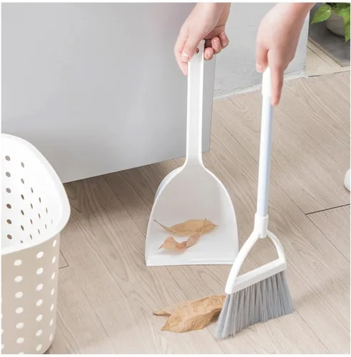 Miniatura 6 de Mini escoba con recogedor para niños, juego de ayudante de limpieza (blanco y gris)