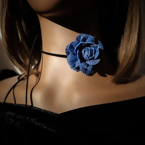 Miniatura 5 de Gargantilla negra con cordones de flores de camelia para mujer