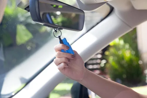 Miniatura 4 de resqme Llavero de emergencia compacto original, herramienta de escape de coche, cortador de cinturón de seguridad y rompevanas, fabricado en Estados