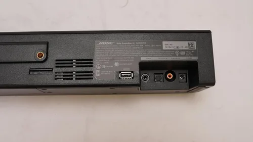 Miniatura 3 de Bose Solo Series II Barra de sonido de 3 pulgadas con dos controladores angulares de rango completo, Dolby integrado y luces LED delanteras (negro)