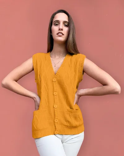 Miniatura 2 de TINKUY Chaleco peruano de lana de alpaca con cuello en V y rombos para mujer, S-4XL