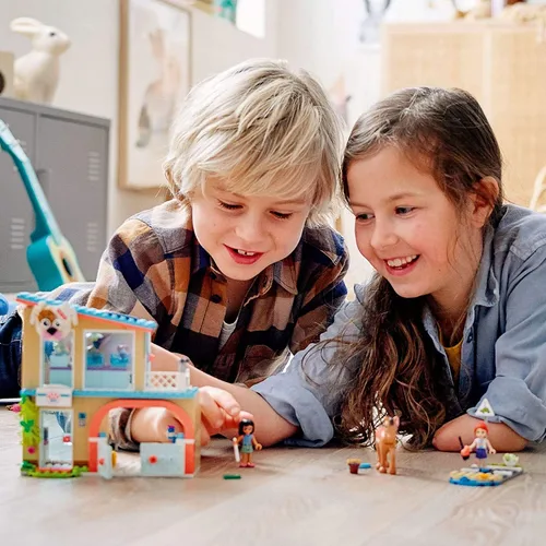 Miniatura 5 de LEGO Friends Heartlake City Vet Clinic 41446 Kit de construcción; juguete de rescate de animales es un regalo de gran valor para Navidad, vacaciones
