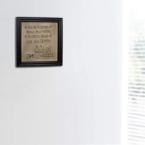 Miniatura 3 de CVHOMEDECO. Primitives Antique A house is made of wood and beams, A home is made of love and dreams, marco de costura montado en la pared, arte