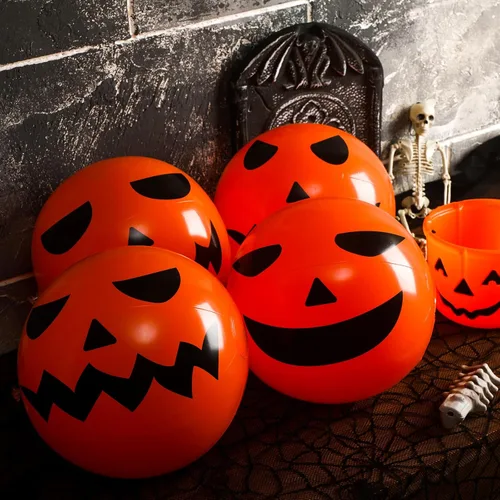 Miniatura 4 de Wettarn 24 bolas de playa de calabaza de Halloween para Halloween inflables de plástico Jack O Lantern, decoración de fiesta, accesorios inflables