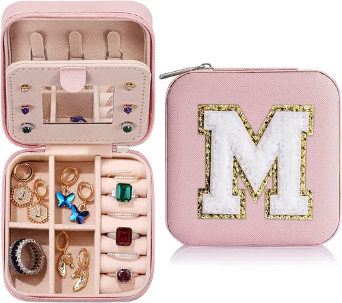 Yqljew Joyero de viaje para mujeres y niñas, caja de joyería con inicial M para adolescentes y niñas, caja de joyería pequeña de viaje para mujeres,