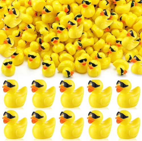 Miniatura 2 de Qunclay Paquete de 150 mini patos de resina amarillos con lentes de sol, pato pequeño para ocultar patos en miniatura para cruceros, bromas, adornos