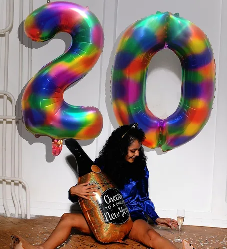 Miniatura 3 de Globo arcoíris número 2 globos de números para cumpleaños, globos de números de 40 pulgadas, globos de helio, teñido anudado, suministros de fiesta